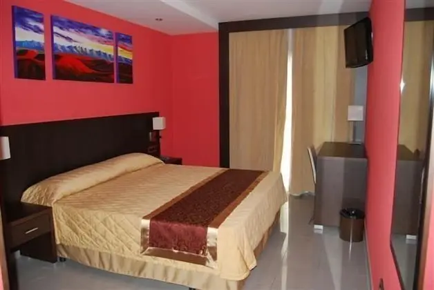 Büyük Yataklı Tek Kişilik Oda