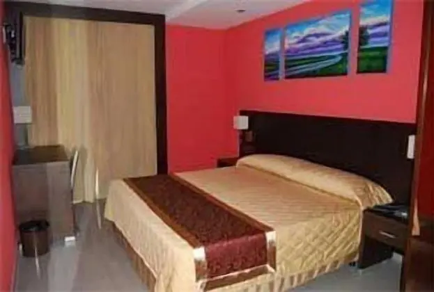 Büyük Yataklı Tek Kişilik Oda