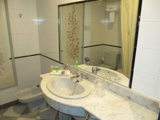 Standard Tek Büyük veya İki Ayrı Yataklı Oda