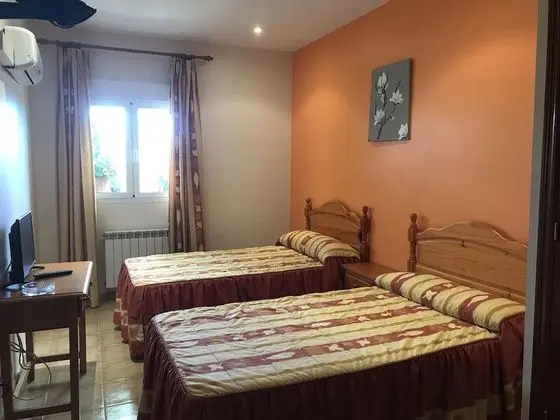 Tek Büyük veya İki Ayrı Yataklı Oda