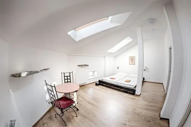 2. Double Room, 1 Double Bed, Private Bathroom