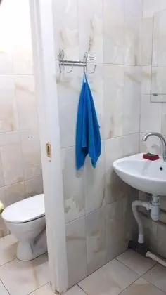 Tek Büyük Yataklı Oda, Ortak Banyo