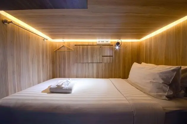 Oda (4 Premium Beds Capsule)