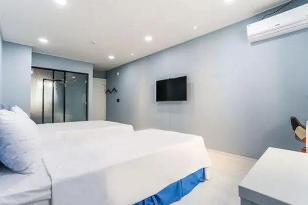 Standard İki Ayrı Yataklı Oda (Extra Duvet cost KRW 20,000)