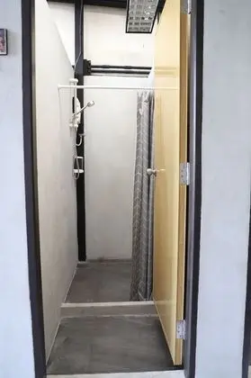 Standard Ortak Ranzalı Oda, Sadece kadınlar için, Sigara İçilmez, Şehir Manzaralı