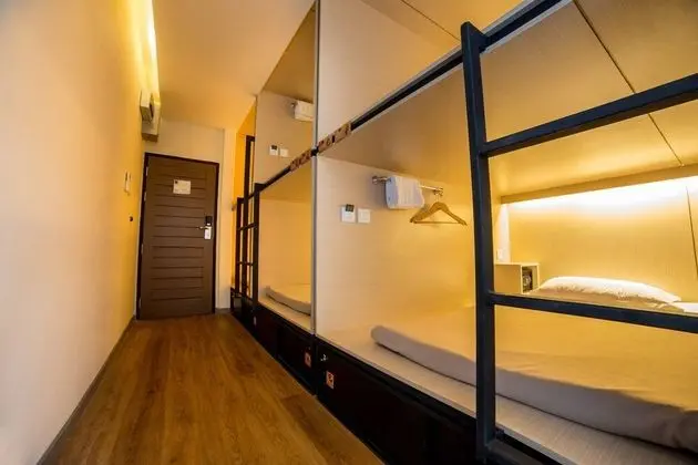 Private 8 beds (Share Bathroom)