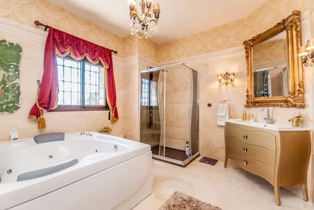 Villa, 5 Yatak Odası, Kişiye Özel Havuzlu