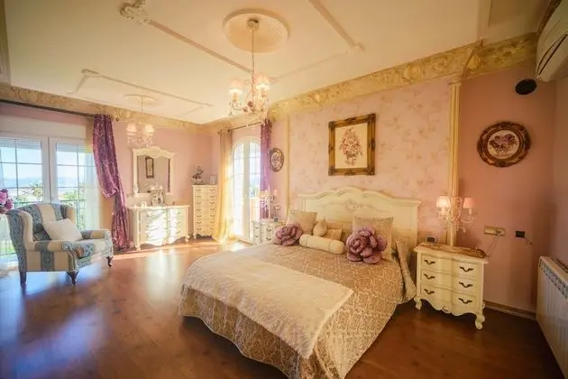 Villa, 4 Yatak Odası, Kişiye Özel Havuzlu