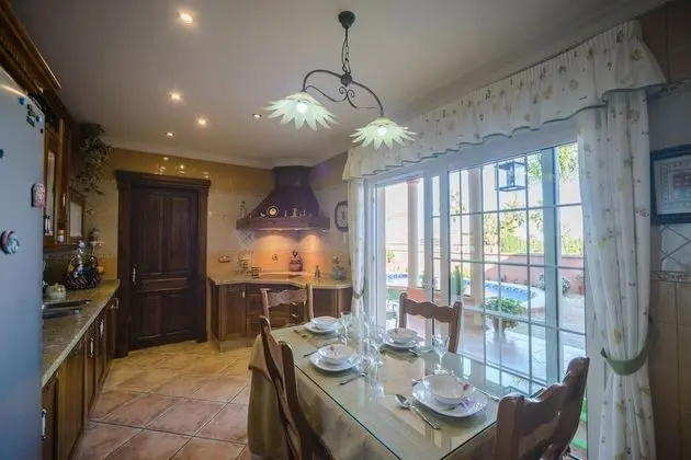 Villa, 4 Yatak Odası, Kişiye Özel Havuzlu