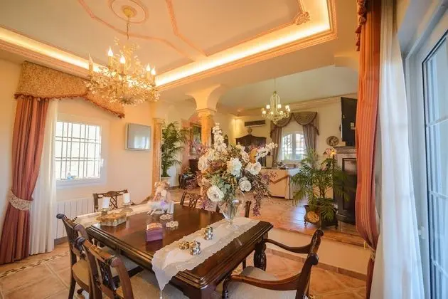 Villa, 4 Yatak Odası, Kişiye Özel Havuzlu