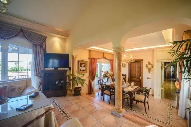 Villa, 4 Yatak Odası, Kişiye Özel Havuzlu