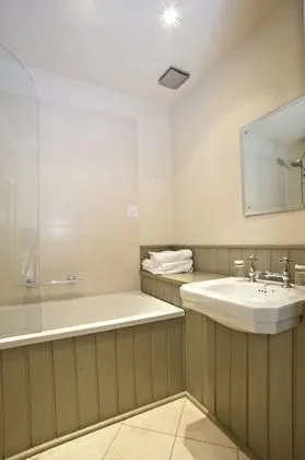Standard Tek Büyük veya İki Ayrı Yataklı Oda