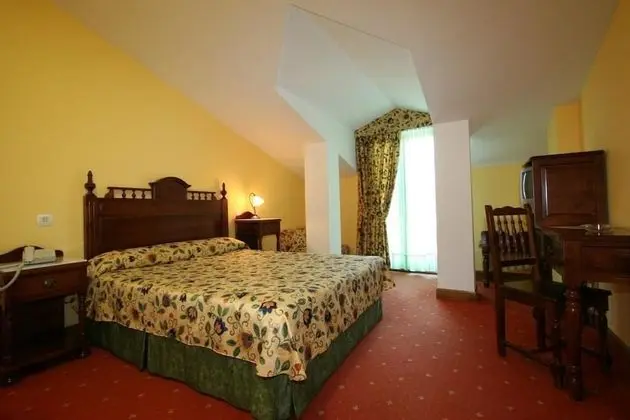 Standard Büyük Yataklı Tek Kişilik Oda