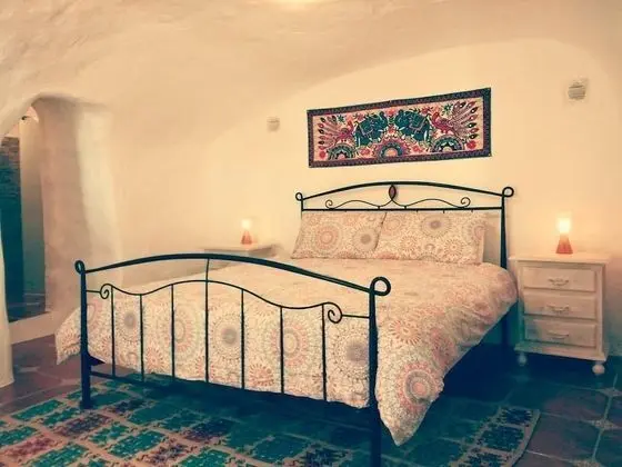 Tek Büyük Yataklı Oda (Gina's Cave)