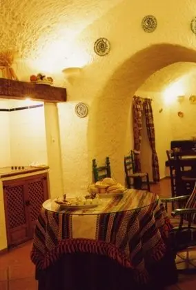 Ev, 2 Yatak Odası (Cave 2+2)