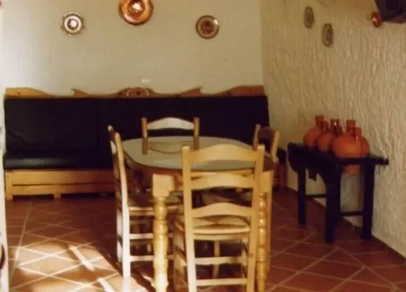 Ev, 2 Yatak Odası (Cave 2+2)