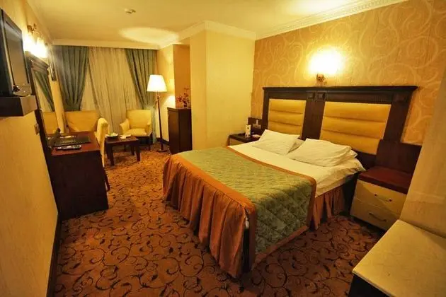 Tek Kişilik, Şehir Manzaralı