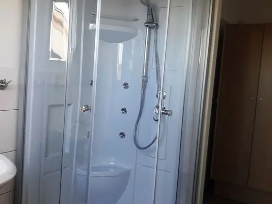 Üç Kişilik Oda, Banyolu/Duşlu