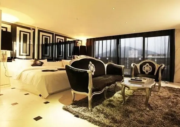 Diamond Plus Room