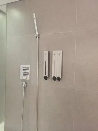 Standard İki Ayrı Yataklı Oda (1 Double & 1 Single Bed)