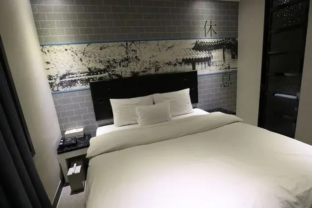 Deluxe Double Room (Fri & Sat Check in 8pm)