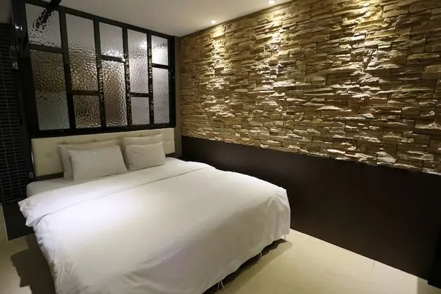 Deluxe Double Room (Fri & Sat Check in 8pm)