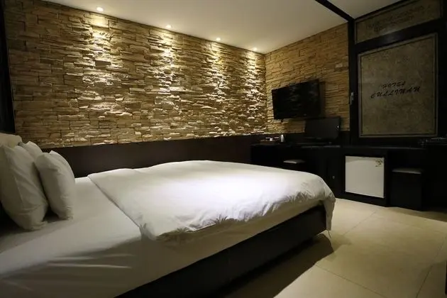 Deluxe Double Room (Fri & Sat Check in 8pm)