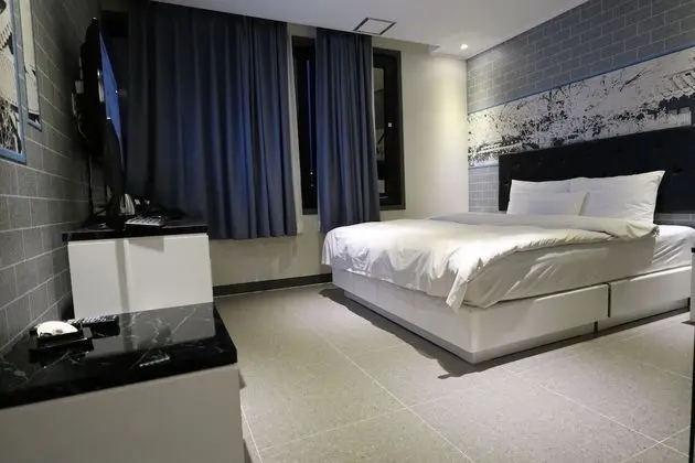 Deluxe Double Room (Fri & Sat Check in 8pm)