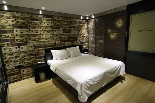 Deluxe Double Room (Fri & Sat Check in 8pm)