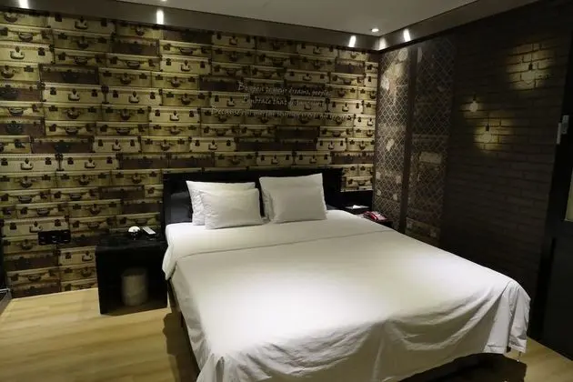 Deluxe Double Room (Fri & Sat Check in 8pm)