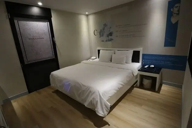Deluxe Double Room (Fri & Sat Check in 8pm)