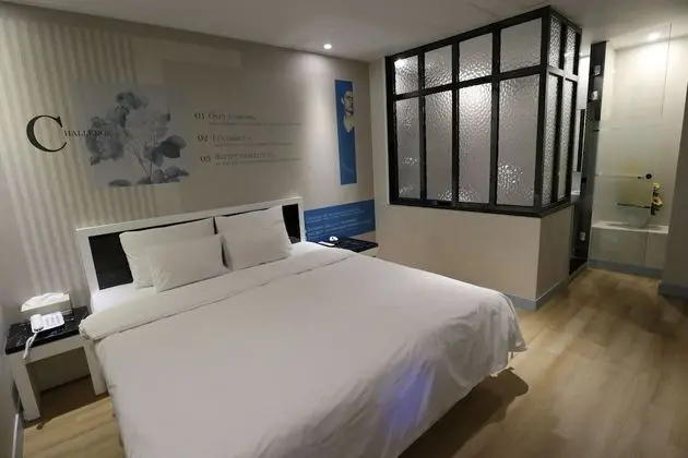 Deluxe Double Room (Fri & Sat Check in 8pm)