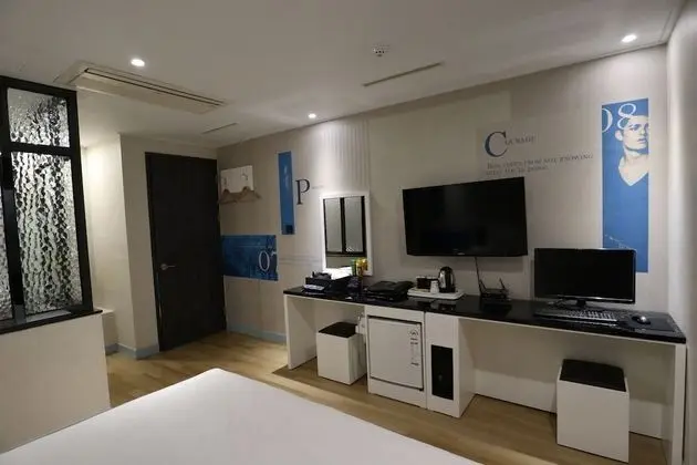 Deluxe Double Room (Fri & Sat Check in 8pm)