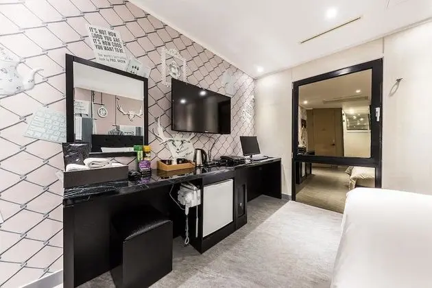 Deluxe Double Room (Fri & Sat Check in 8pm)
