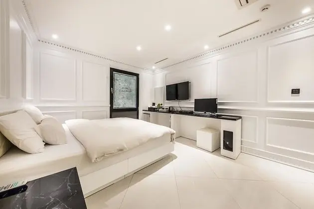 Deluxe Double Room (Fri & Sat Check in 8pm)