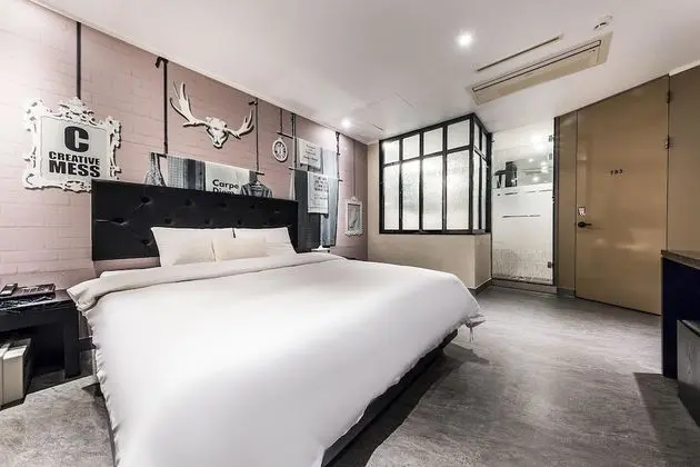 Deluxe Double Room (Fri & Sat Check in 8pm)