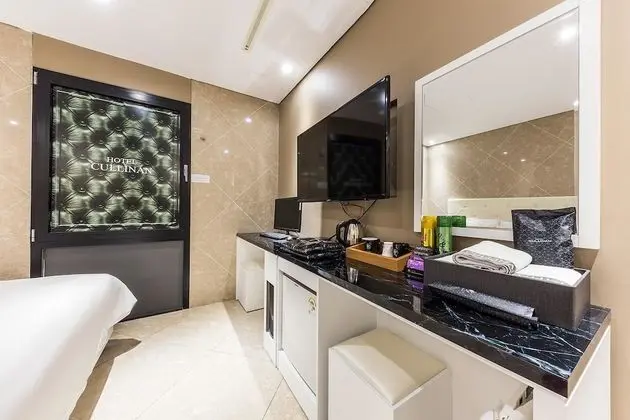 Deluxe Double Room (Fri & Sat Check in 8pm)