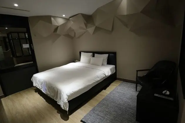 Deluxe Double Room (Fri & Sat Check in 8pm)