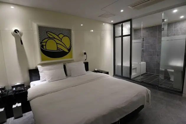 Deluxe Double Room (Fri & Sat Check in 8pm)