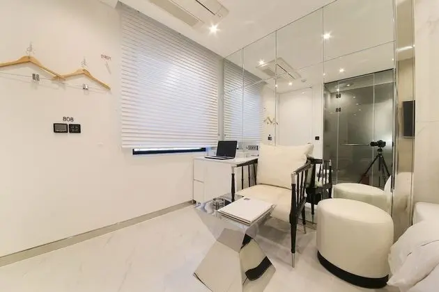 Premier Room(Late Check-in: Mon-Fri 8PM, Sat 10PM, Sum 9PM/1 Parking Lot per Room/Max. 1 Night Stay)