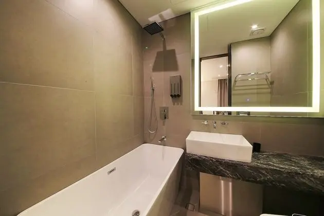 Premier Room(Late Check-in: Mon-Fri 8PM, Sat 10PM, Sum 9PM/1 Parking Lot per Room/Max. 1 Night Stay)