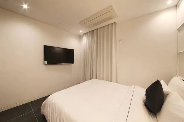 Premier Room (Netflix Available / 1 Parking Lot per Room)