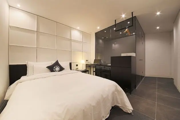 Premier Room (Netflix Available / 1 Parking Lot per Room)
