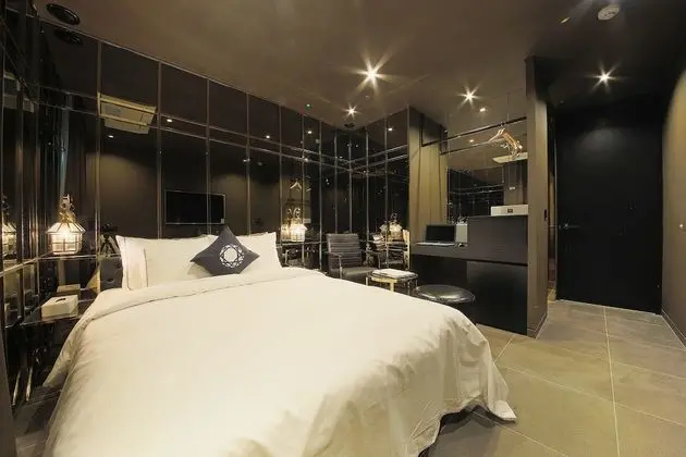 Premier Room (Netflix Available / 1 Parking Lot per Room)