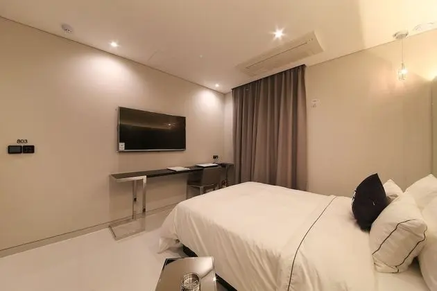 Premier Room (Netflix Available / 1 Parking Lot per Room)