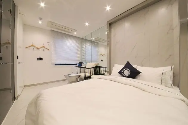 Premier Room (Netflix Available / 1 Parking Lot per Room)