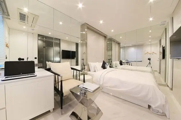 Premier Room (Netflix Available / 1 Parking Lot per Room)