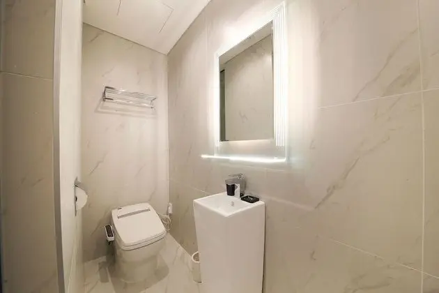 Premier Room (Netflix Available / 1 Parking Lot per Room)