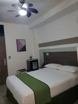 Standard Tek Büyük Yataklı Oda