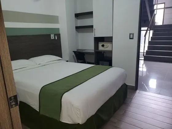 Standard Tek Büyük Yataklı Oda
